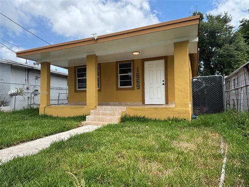 1669 Nw 70th St, Miami, FL, 33147-7007 | Card Image