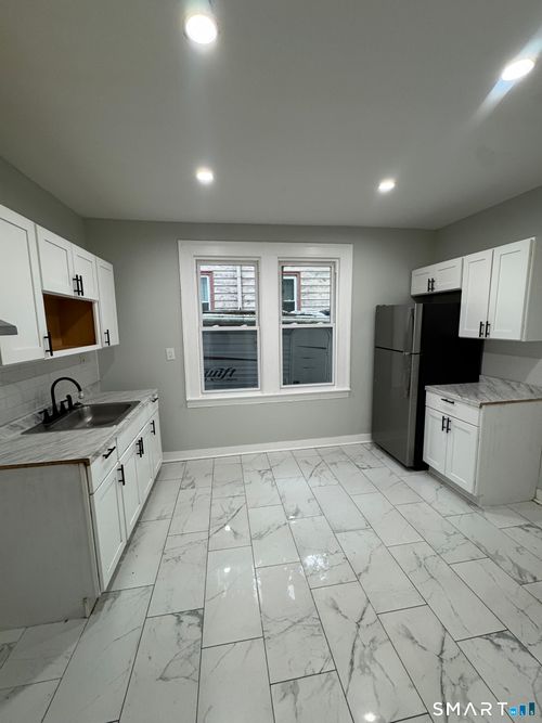 1st-floor-180 Goffe Ter, New Haven, CT, 06511-7122 | Card Image