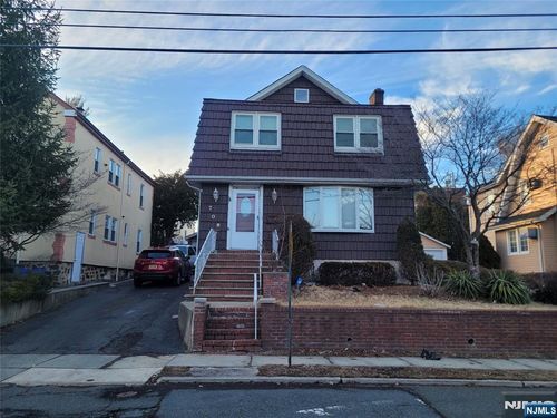 709 Kingsland Ave, Ridgefield, NJ, 07657-1409 | Card Image