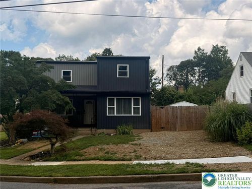 303 College Dr, Allentown, PA, 18104-6135 | Card Image