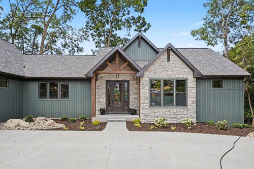 10445 Country Club Dr, Richland, MI, 49083-9500 | Card Image