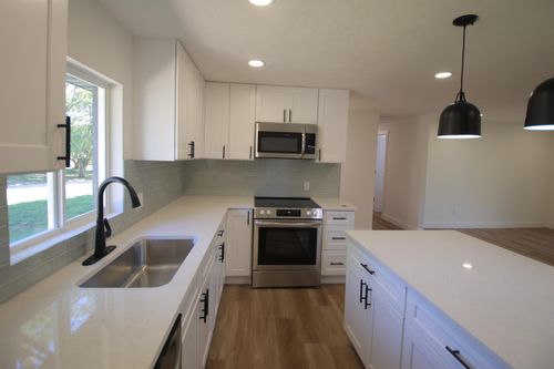 4959 S Mccann Ave, Springfield, MO, 65804-7618 | Card Image