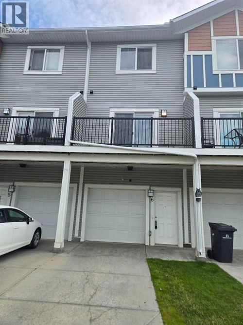 6 Stonehouse Cres, High River, AB, T1V0G3 | Card Image