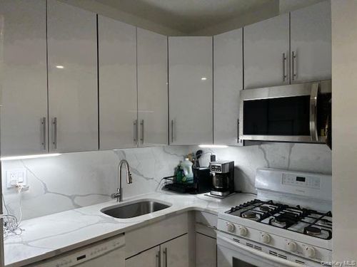 apt-106-1250 North Ave, New Rochelle, NY, 10804-2624 | Card Image