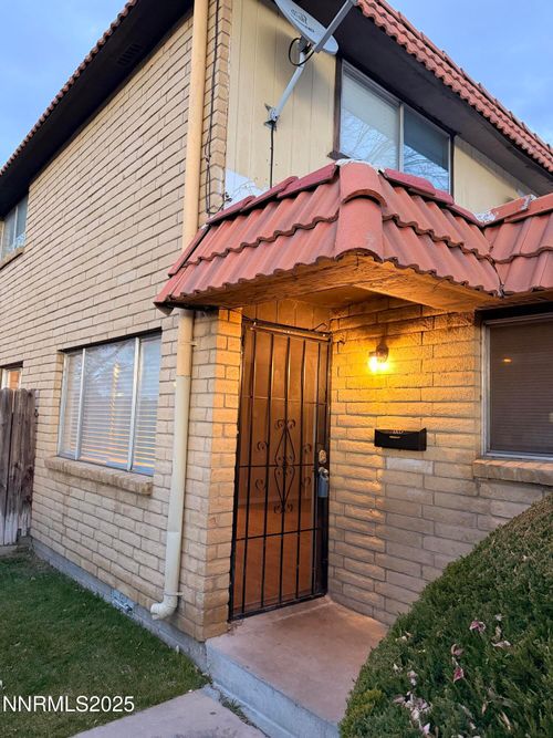 apt-6-3300 Woodside Dr, Carson City, NV, 89701-3609 | Card Image