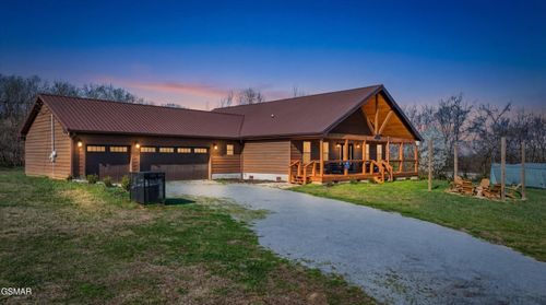 2784 Maplecrest Ln, Sevierville, TN, 37876-6462 | Card Image