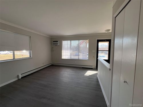 8-25159 Franklin Terrace, South Lyon, MI, 48178 | Card Image