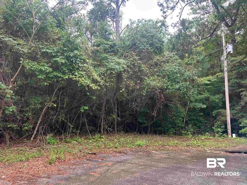 8 Pine St, Chickasaw, AL, 36611-2506 | Card Image