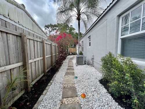 819 Sw 9th Ter, Fort Lauderdale, FL, 33315-1125 | Card Image