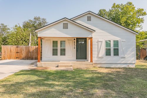 9212 Oels St, White Settlement, TX, 76108-2219 | Card Image