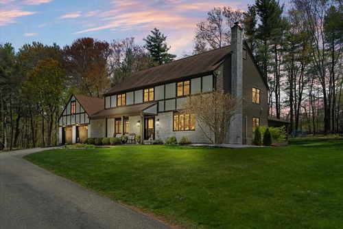 379 South St, Auburn, MA, 01501-2751 | Card Image