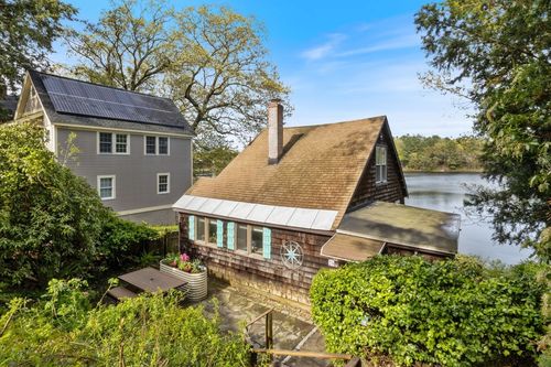 28 Batchelder Park, Wenham, MA, 01984-1302 | Card Image