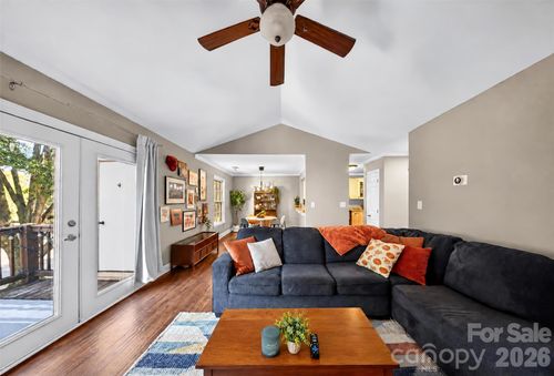 unit-7-3200 Selwyn Farms Ln, Charlotte, NC, 28209-4007 | Card Image