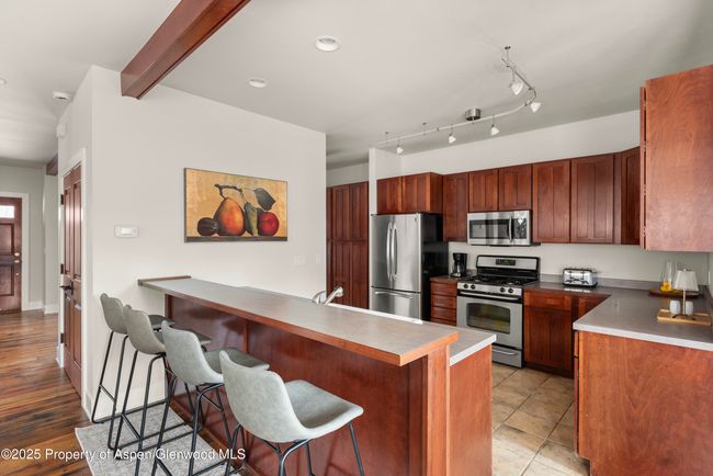 314 Sopris Cir, House other with 3 bedrooms, 3 bathrooms and 2 parking in Basalt CO | Image 5