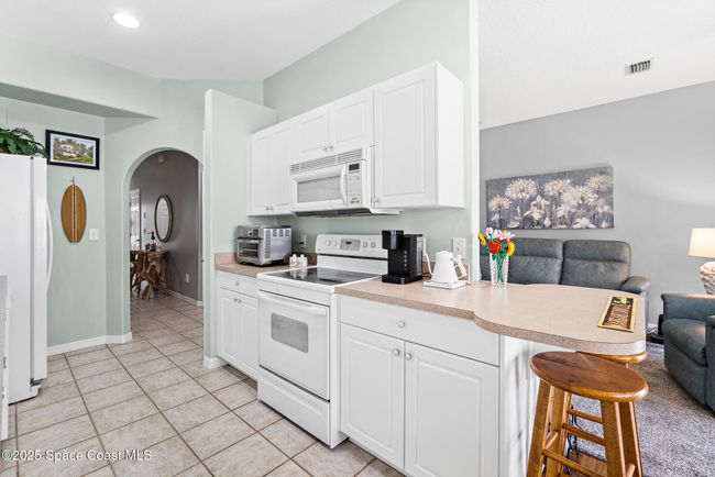 4 - 5201 Ocean Beach Blvd, Townhouse with 3 bedrooms, 3 bathrooms and null parking in Cocoa Beach FL | Image 6