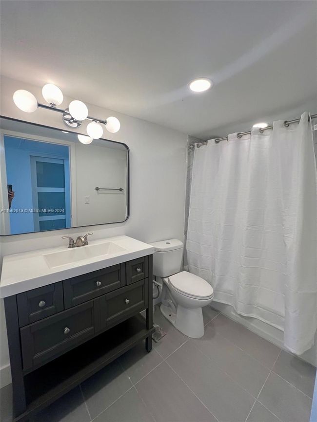 4D - 11111 Biscayne Blvd, Condo with 2 bedrooms, 2 bathrooms and null parking in Miami FL | Image 18