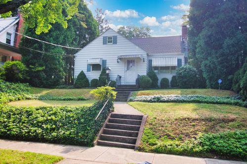 253 Kneeland Rd, New Haven, CT, 06512-5012 | Card Image