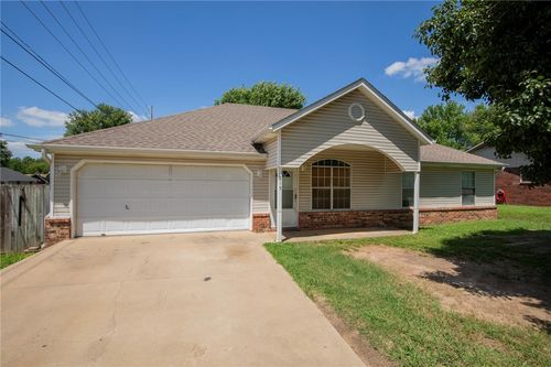 215 Broyles St, Farmington, AR, 72730-3025 | Card Image