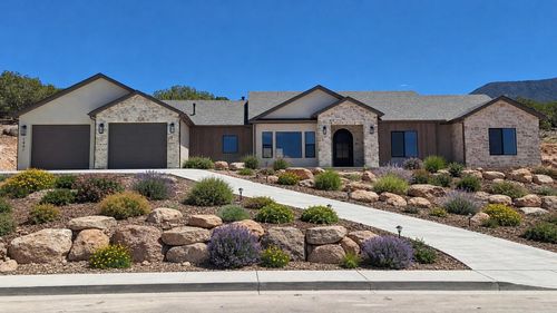 1947 S Oak Springs Rd, Cedar City, UT, 84720-4006 | Card Image