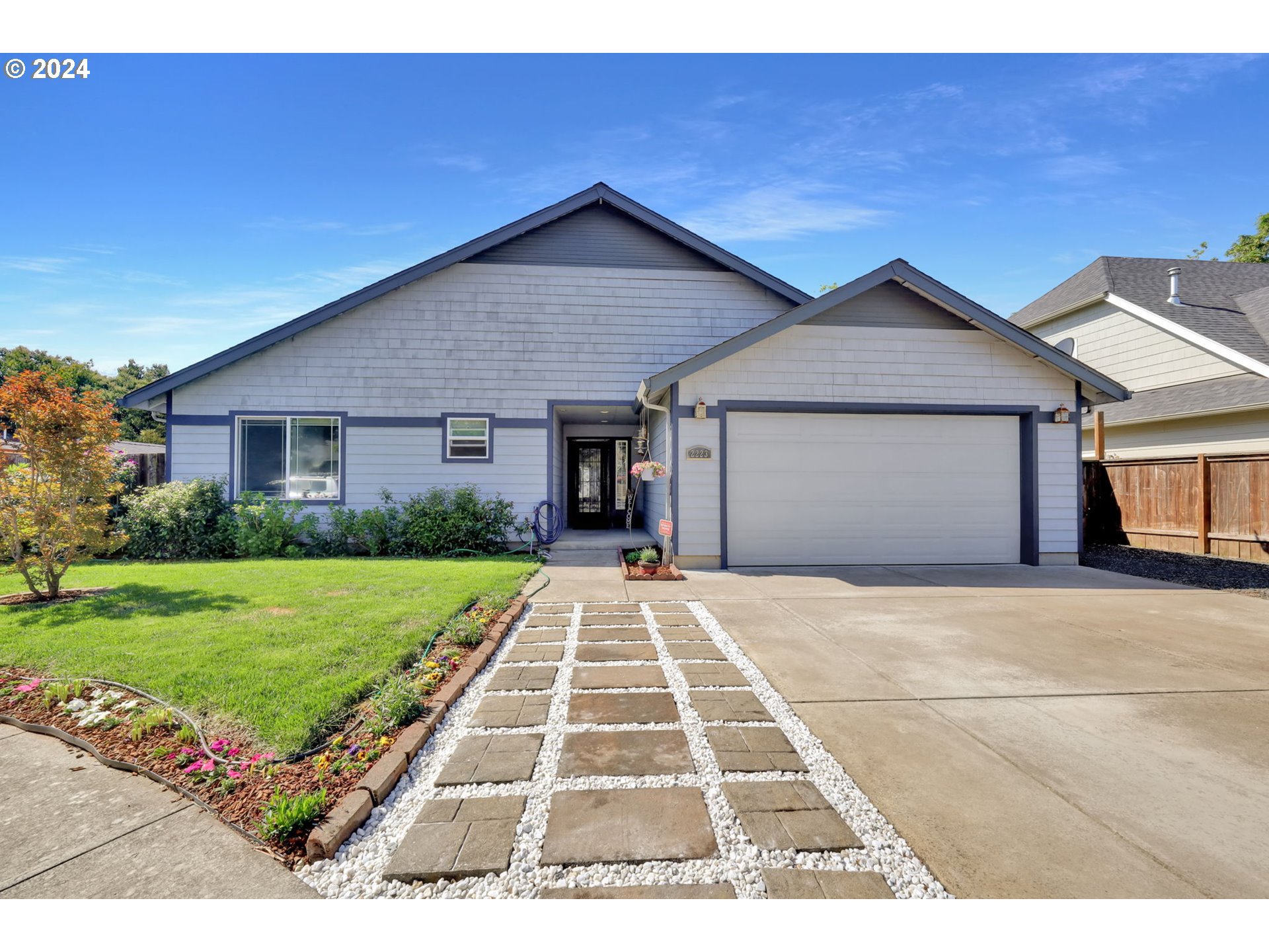 Clear Vue Ln, Springfield, OR 97477