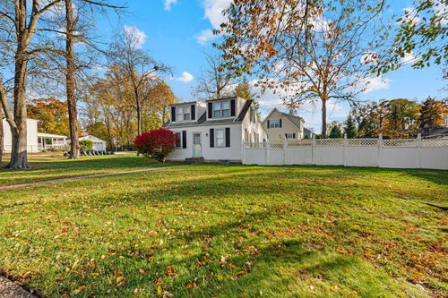 28 Woodland Dr, Kings Park, NY, 11754-3227 | Card Image