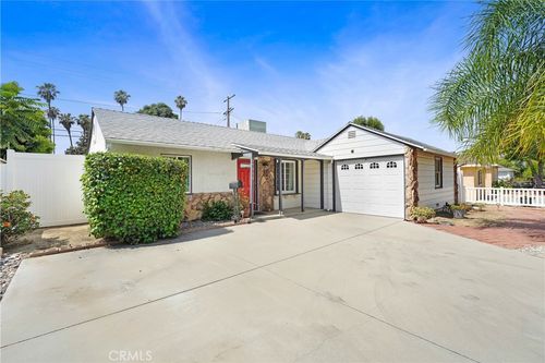 17516 Cantlay St, Lake Balboa, CA, 91406-2311 | Card Image