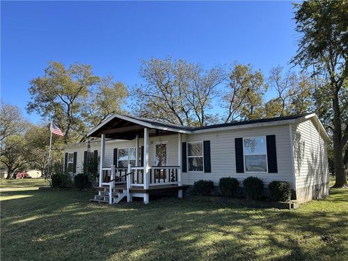 285 N Walnut St, Deerfield, MO, 64741-1001 | Card Image