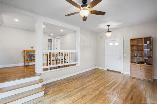 26 Sawyer Ave, West Babylon, NY, 11704-6621 | Card Image