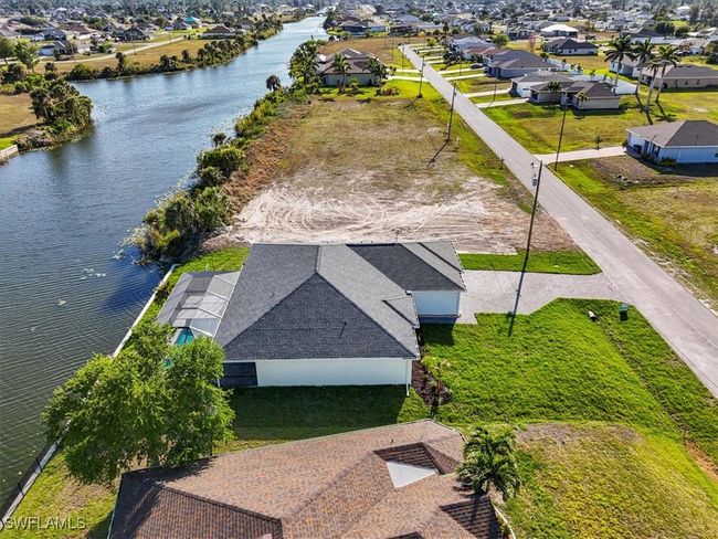 1258 Ne 40 Th St, House other with 4 bedrooms, 3 bathrooms and null parking in CAPE CORAL FL | Image 31