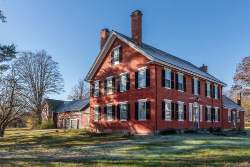 514 1st Ave, Chester, VT, 05143-8984 | Card Image