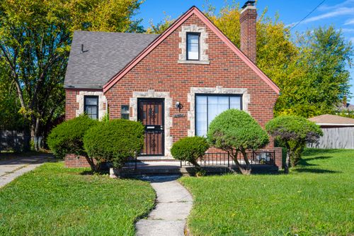 11455 Kenmoor St, Detroit, MI, 48205-3221 | Card Image