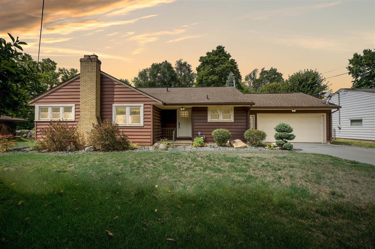 Chippewa St, Buchanan, MI 49107