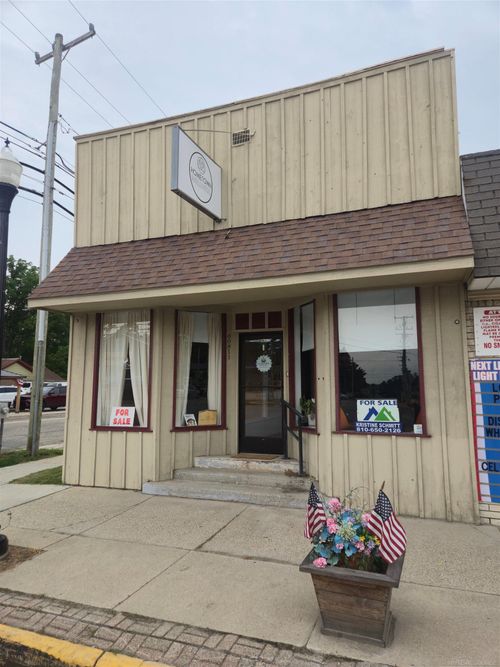 80811 Main St, Memphis, MI, 48041-4710 | Card Image