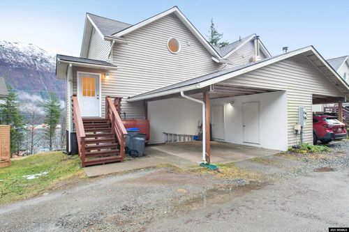 2185 Crow Hill Dr, Juneau, AK, 99824-5005 | Card Image