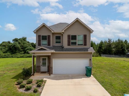 212 Buckhorn Cir, Weaver, AL, 36277-5202 | Card Image