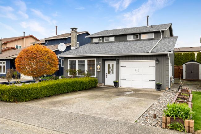 3227 Harwood Avenue, House other with 3 bedrooms, 2 bathrooms and 4 parking in Coquitlam BC | Image 1