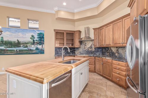 7538 E Tuckey Ln, Scottsdale, AZ, 85250-4600 | Card Image