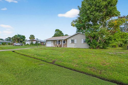 607 Se Forgal St, Port St. Lucie, FL, 34983-2733 | Card Image