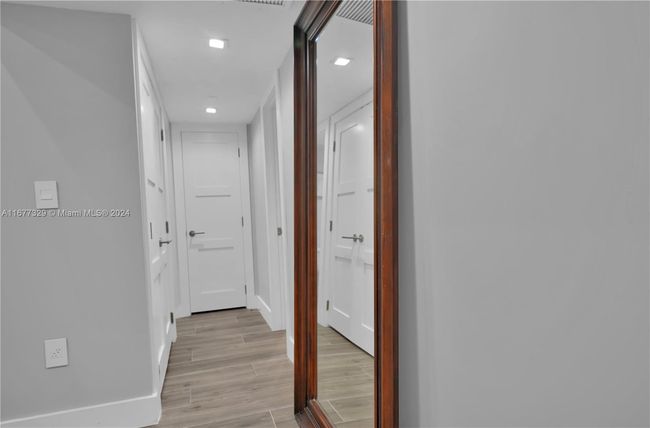 APT-3E - 5555 Collins Ave, Condo with 1 bedrooms, 2 bathrooms and null parking in Miami Beach FL | Image 20