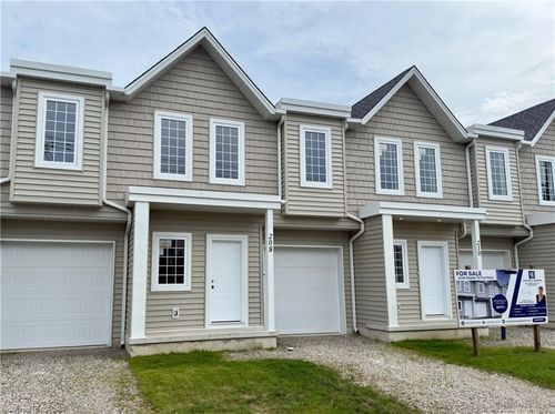 208 William St, Delhi, ON, N4B1M8 | Card Image