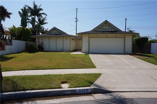 9202 Aloha Dr, Huntington Beach, CA, 92646-7854 | Card Image