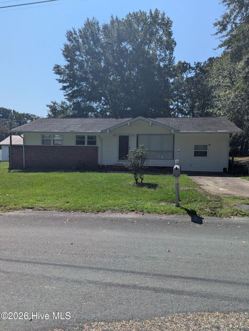 900 E Nicholson Street, Clinton, NC, 28328 | Card Image