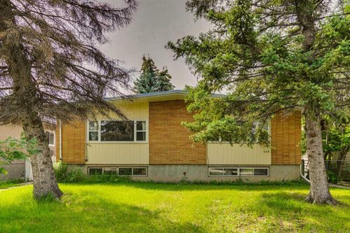 631 37 St Sw, Calgary, AB, T3C1R8 | Card Image