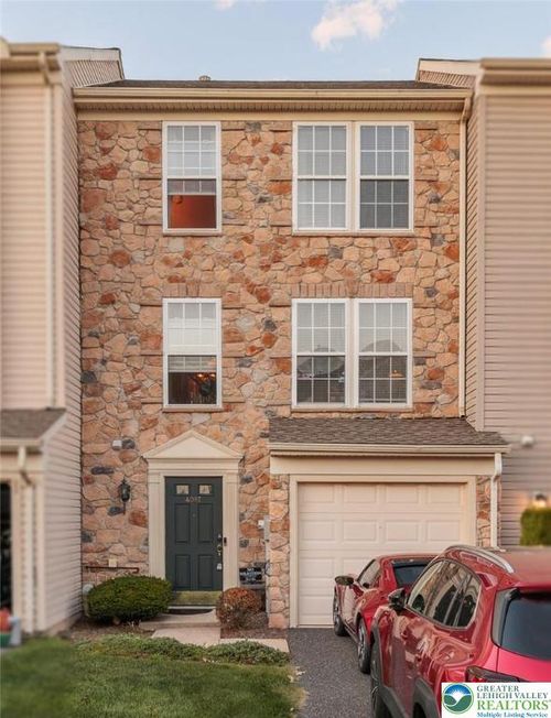 4087 Huckleberry Dr, Center Valley, PA, 18034-8527 | Card Image