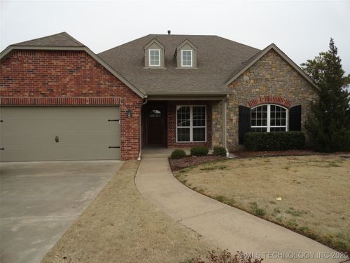 11017 Lawrence St, Jenks, OK, 74037-1804 | Card Image