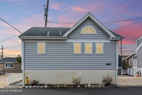 105 W Bayberry Way, Lavallette, NJ, 08735-1702 | Card Image