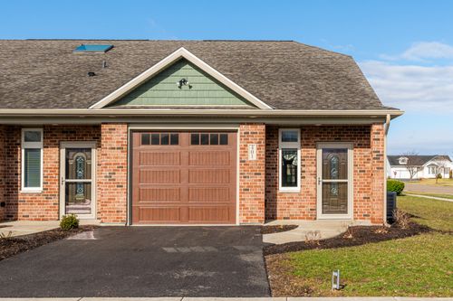 113-113 Cobblestone Ct, Genoa, IL, 60135-1449 | Card Image