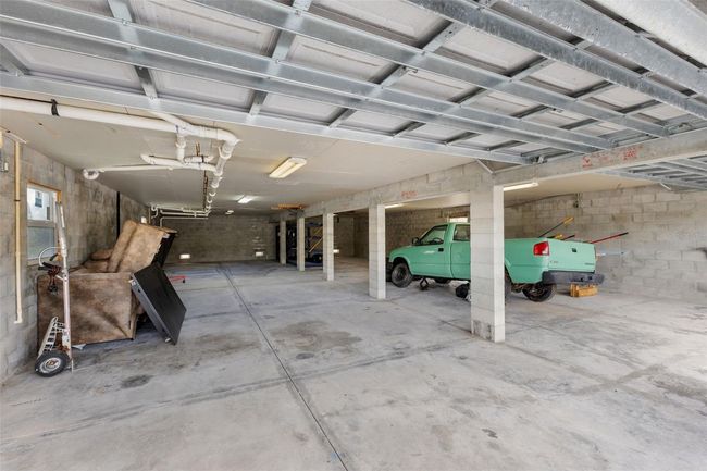 Garage | Image 43