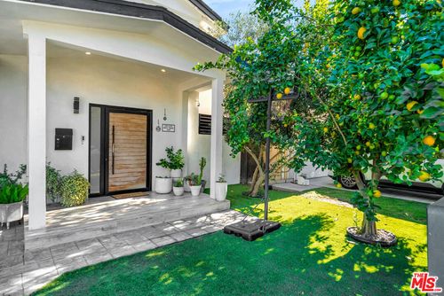 6324 Geyser Ave, Tarzana, CA, 91335-6831 | Card Image