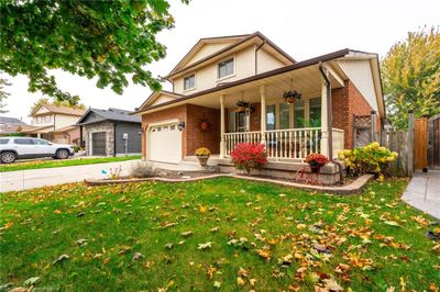 4545 Ivy Gardens Cres, House other with 3 bedrooms, 3 bathrooms and 5 parking in Beamsville ON | Image 2